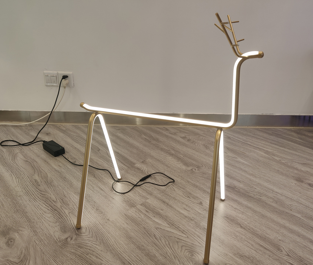 Podna lampa Flavia